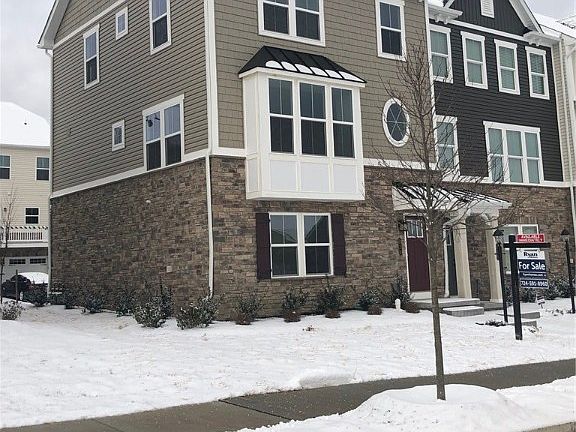 2nd image of 818 Theda Dori St #5B