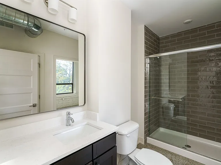 875 Michigan Ave — Photo 47