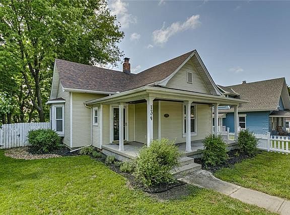 3rd image of 134 S Leonard St