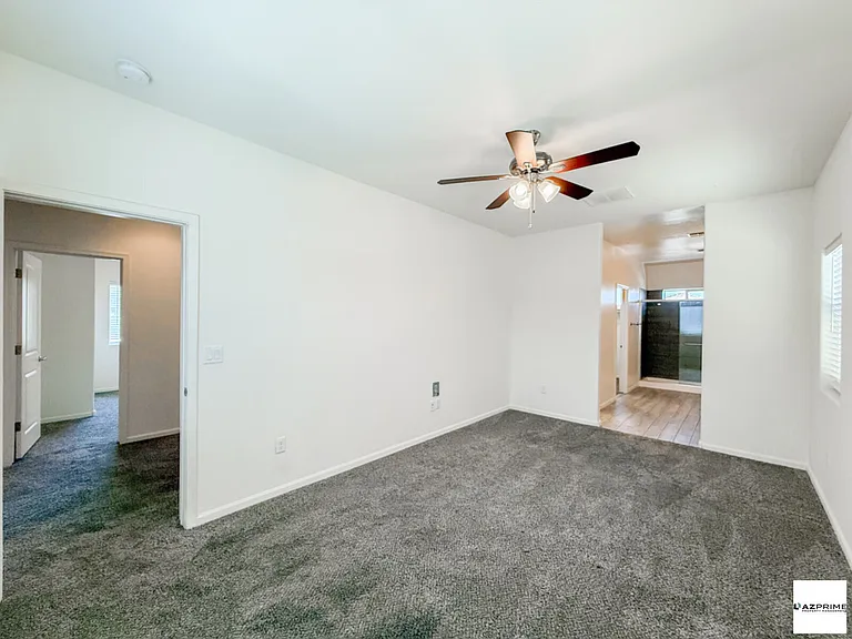 1741 W Pollack St — Photo 25