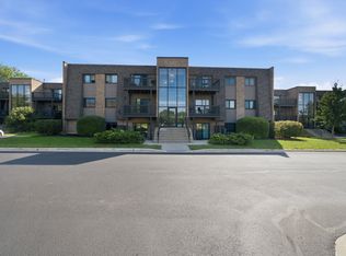 1422 Stonebridge Cir APT M5, Wheaton, IL 60189