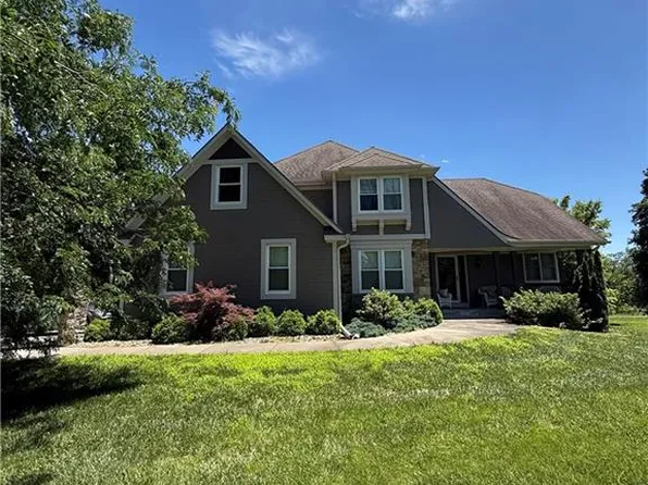 19311 Raffurty St, Pleasant Hill, MO 64080