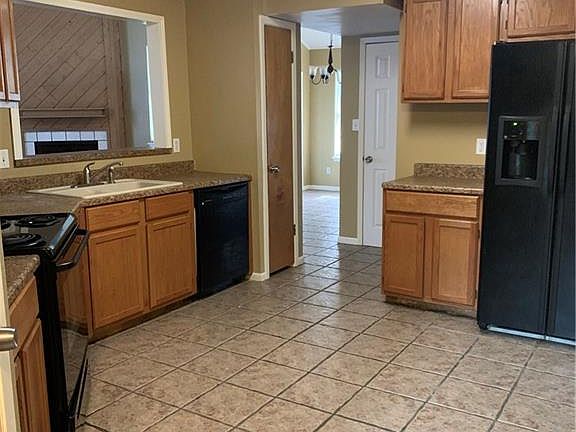 3rd image of 3010 Shady Creek Ln