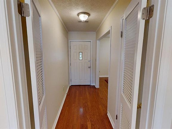 4th image of 10701 Palomino Dr N