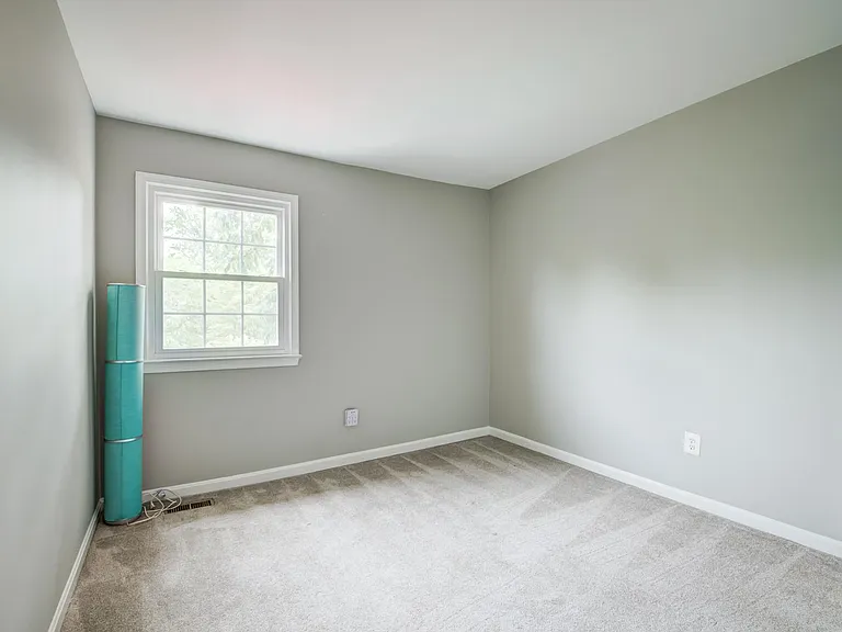 7112 Lake Cove Dr — Photo 34