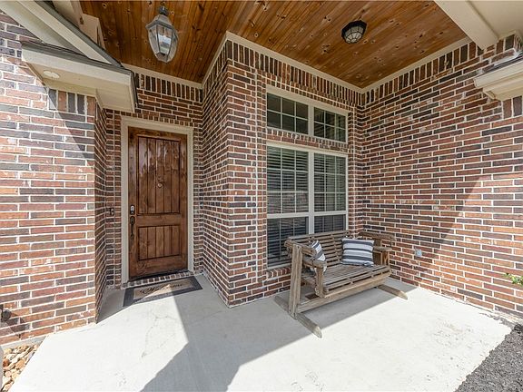 2nd image of 15613 Shady Brook Ln
