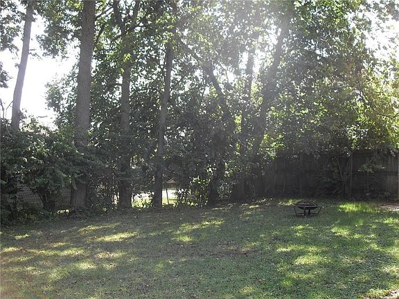 4th image of 15 E Shadyside Dr