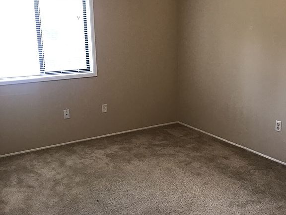 4th image of 15508 SE 19th Cir