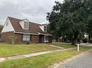 319 Toulouse Dr, Lafayette, LA 70506