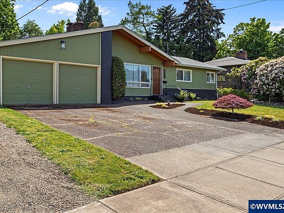 2nd image of 1640 Corina Dr SE