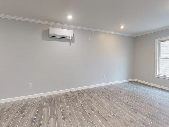 5th image of 680 Grand St APT 412