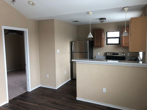 5th image of 1823 El Monte Blvd #1