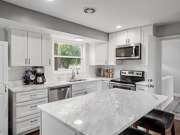 4th image of 6616 Laconia Dr