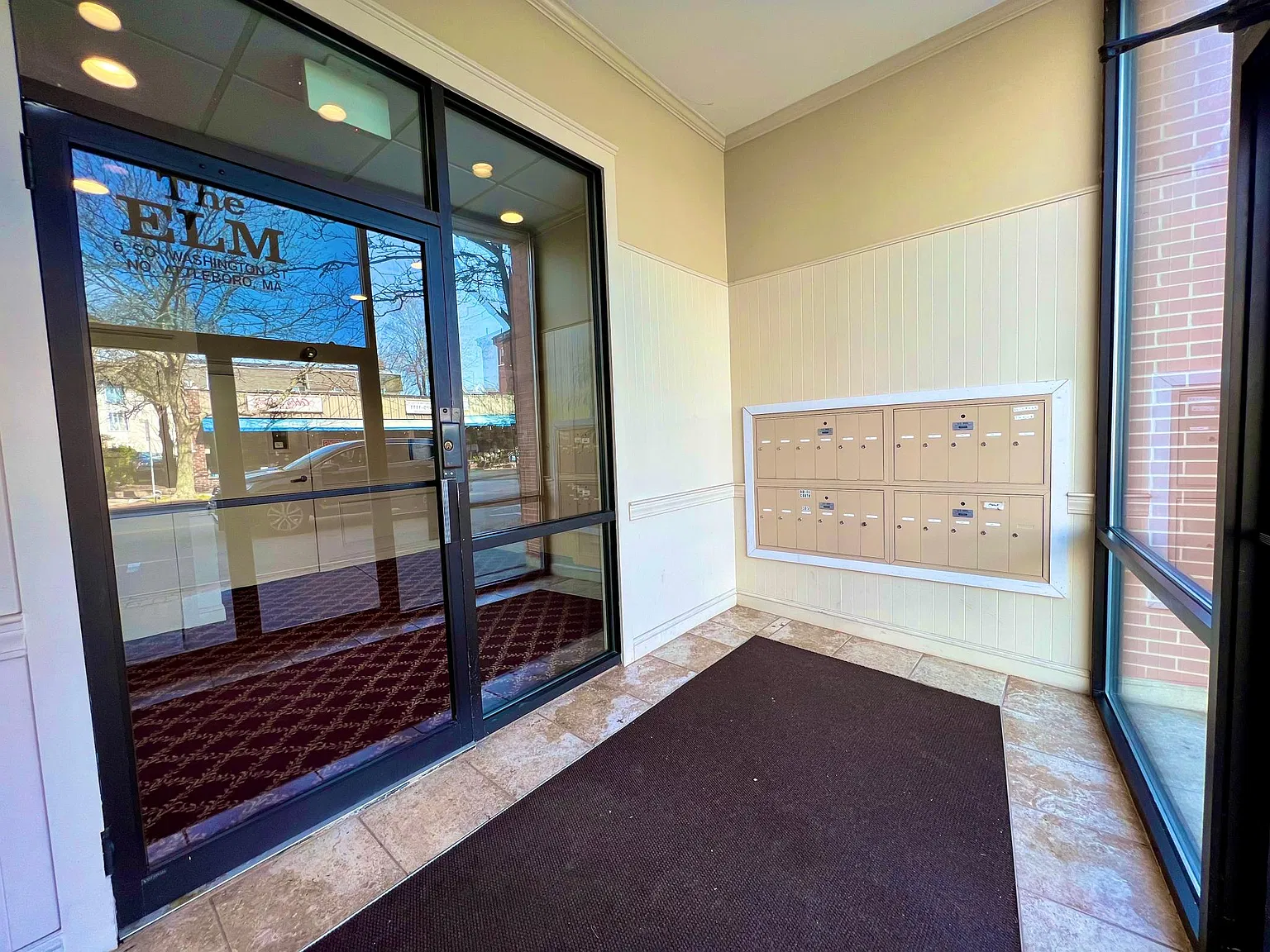 2 bed, 600 sqft, $1,975 — Photo 3