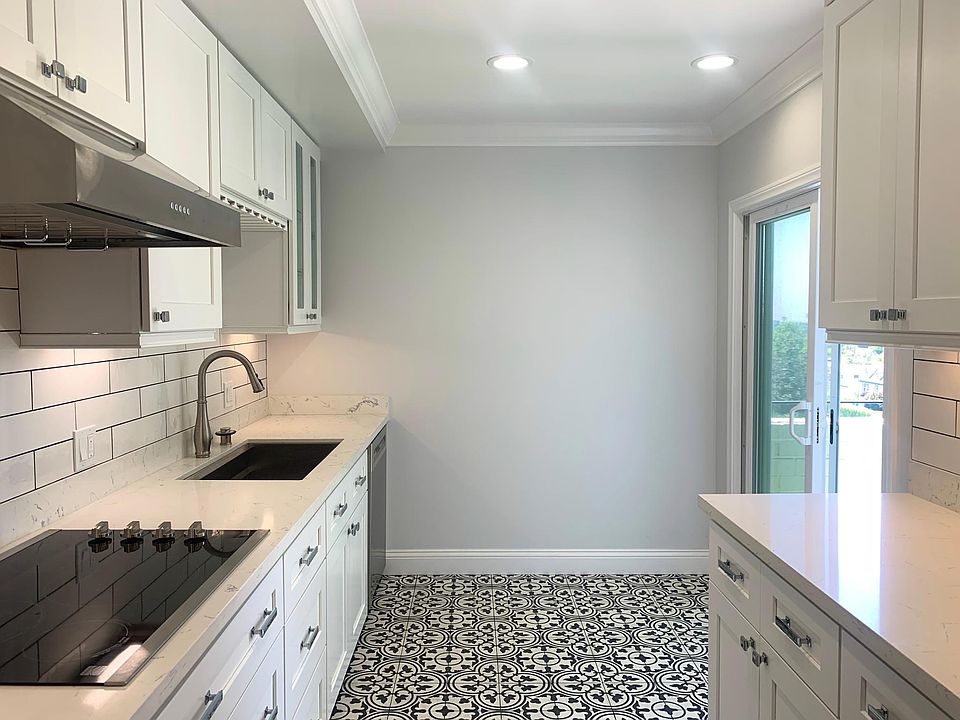 1st image of 7560 Hollywood Blvd APT 303