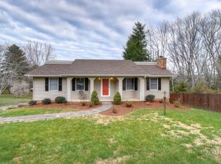 813 S Sherbrooke Cir, Mt Carmel, TN 37645