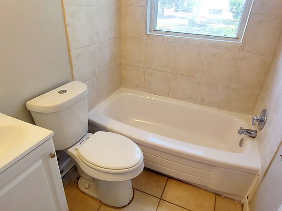 4th image of 1771 15th Avenue Southunit #1/2