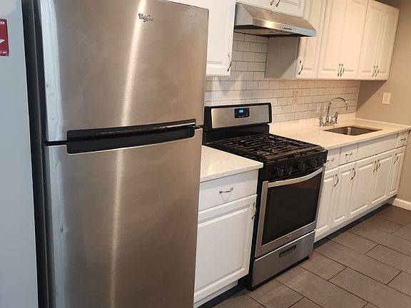 5th image of 14 Dubois St