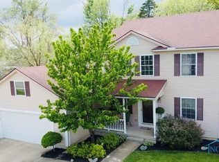 28103 Blue Grass Dr, Walbridge, OH 43465