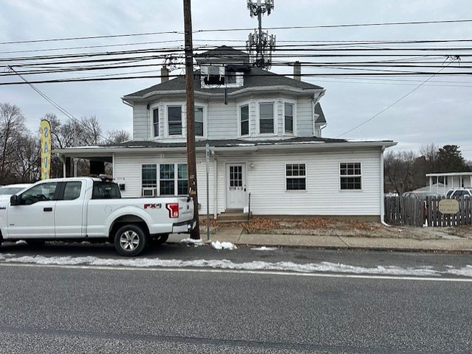 1st image of 3718 Walnut St #A3-3