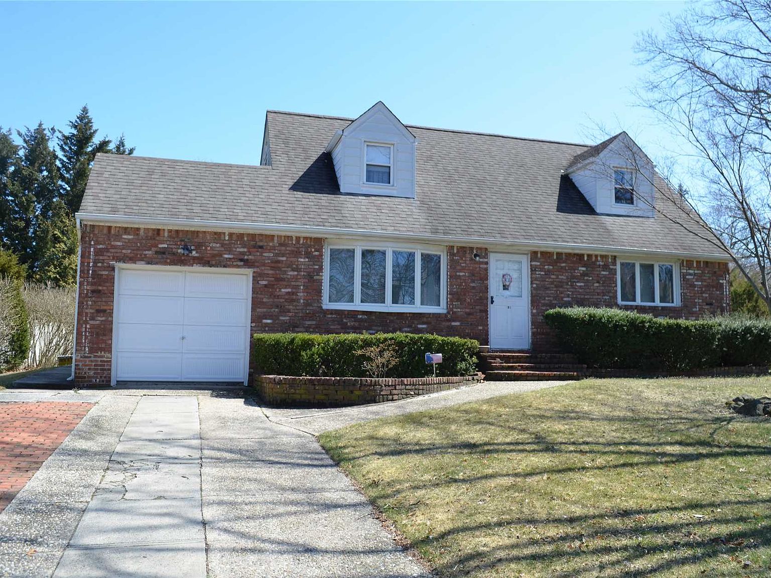 81 Paula Blvd, Selden, NY 11784 Zillow