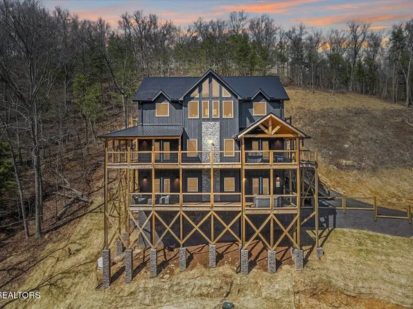 2759 Overholt Trl, Sevierville, TN 37862