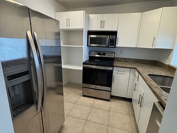 4th image of 488 NW 165th St Rd APT B412