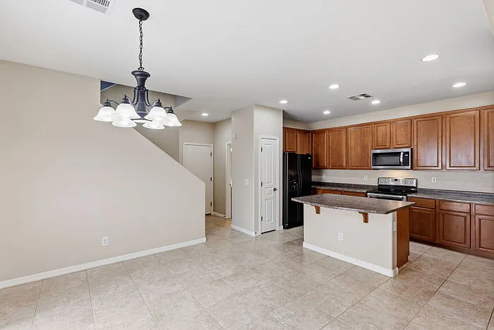 3 bed, 2.5 bath, 1684 sqft, $2,245 — Photo 4