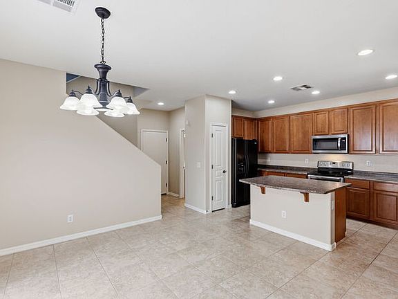 4th image of 3802 E Santa Fe Ln