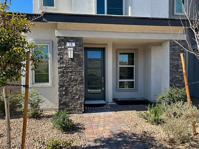 3 bed, 2.5 bath, 1491 sqft, $2,395 — Photo 3