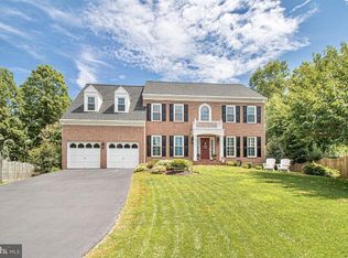 5611 Willow Crossing Ct, Clifton, VA 20124