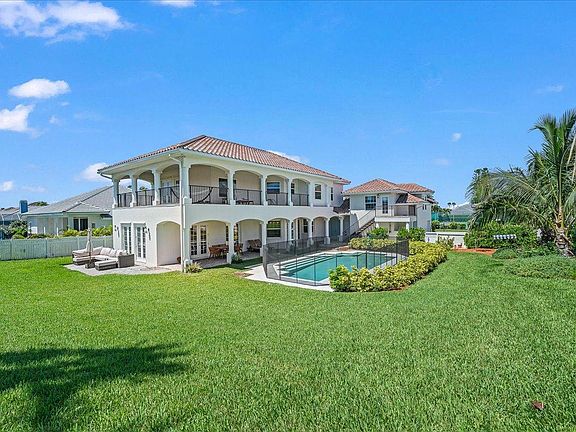 2nd image of 201 Loggerhead Dr