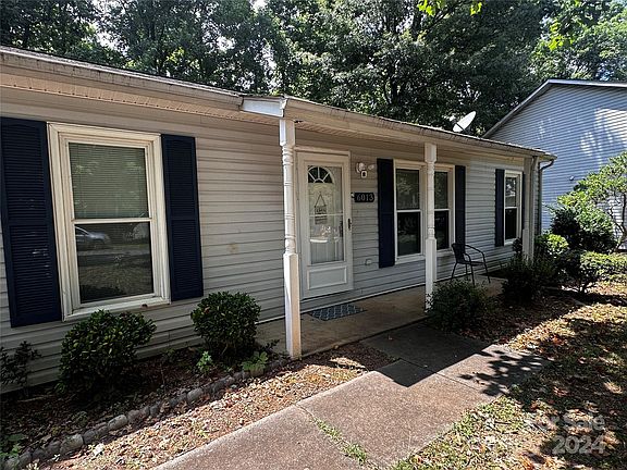 3rd image of 6013 Acadian Woods Dr