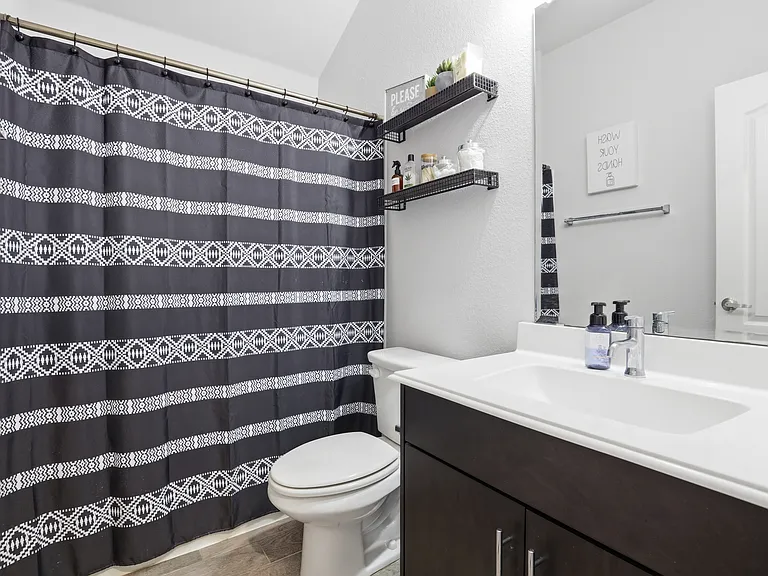 1032 Fairfax Dr — Photo 18