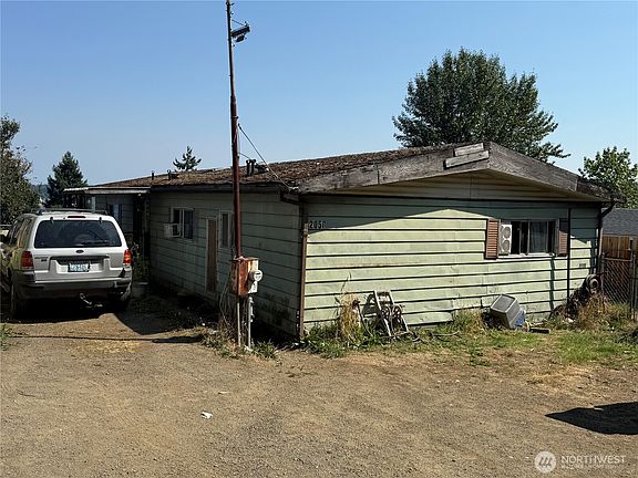 2nd image of 2050 1st Ave W