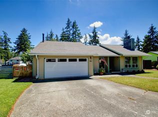 985 SW Kingma Ct, Oak Harbor, WA 98277