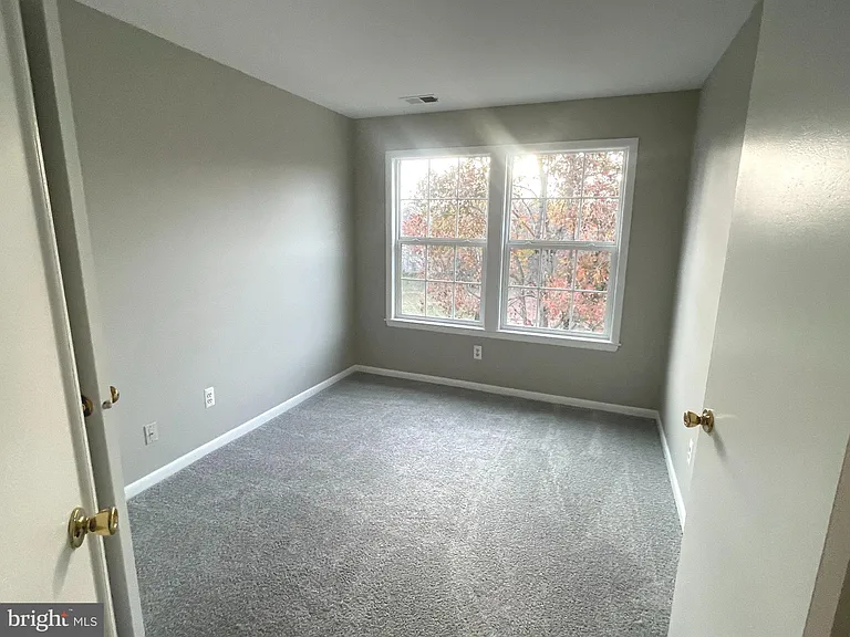 205 Salem Ct #10 — Photo 16