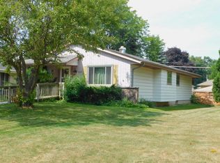 3649 S 52nd St, Greenfield, WI 53220