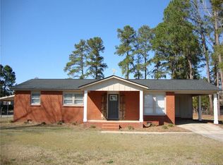 8648 King Rd, Fayetteville, NC 28306