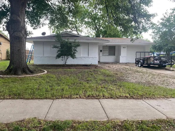 1820 Burning Tree Ln, Carrollton, TX 75006