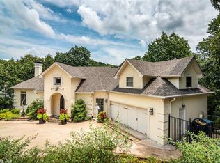 3902 Foxcroft Rd, Little Rock, AR 72227