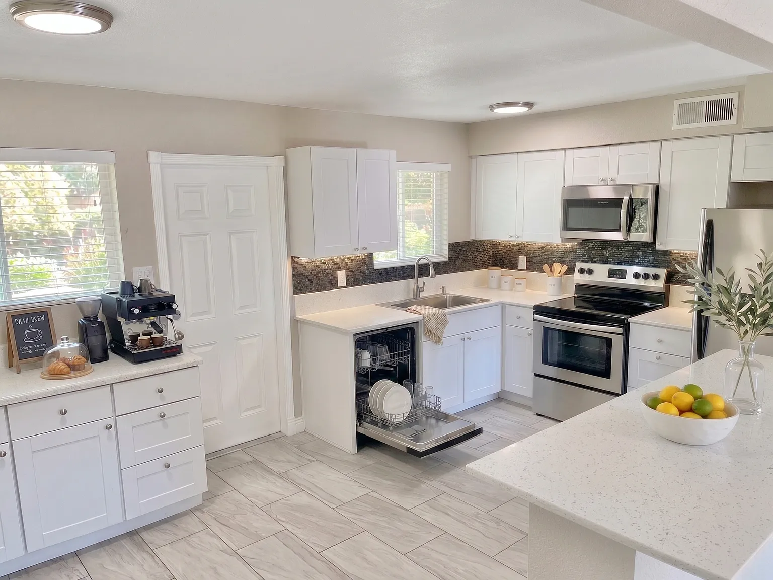 1 bed, 750 sqft, $1,295 — Photo 4