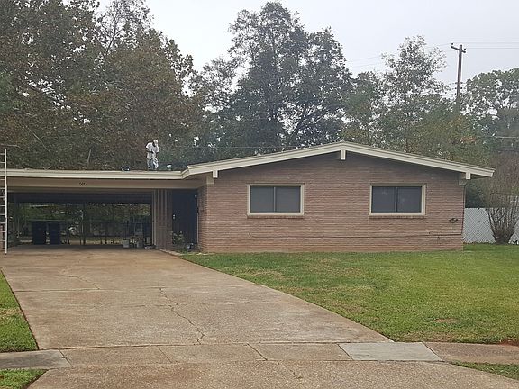 5th image of 749 Meadowdale Pl