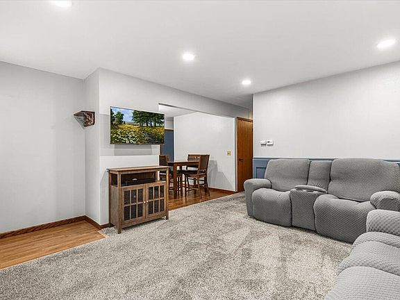 4th image of 819 Kings Ridge COURT E E