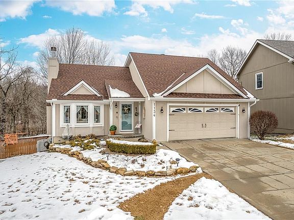 2nd image of 1134 Blue Bird Ln