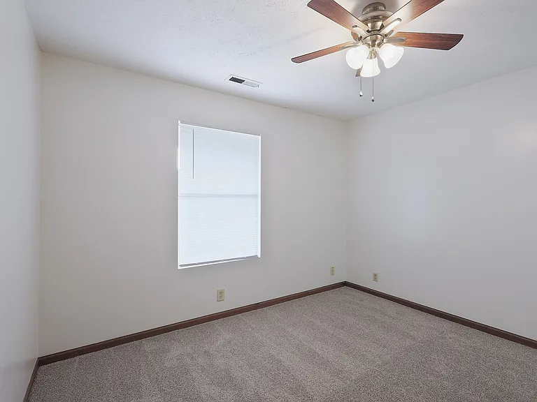 2221 S Street — Photo 44