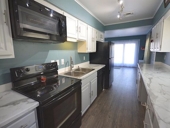 3rd image of 1818 E Beardsley Ave