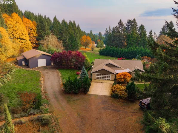 17200 NE Slope Ln, Newberg, OR 97132