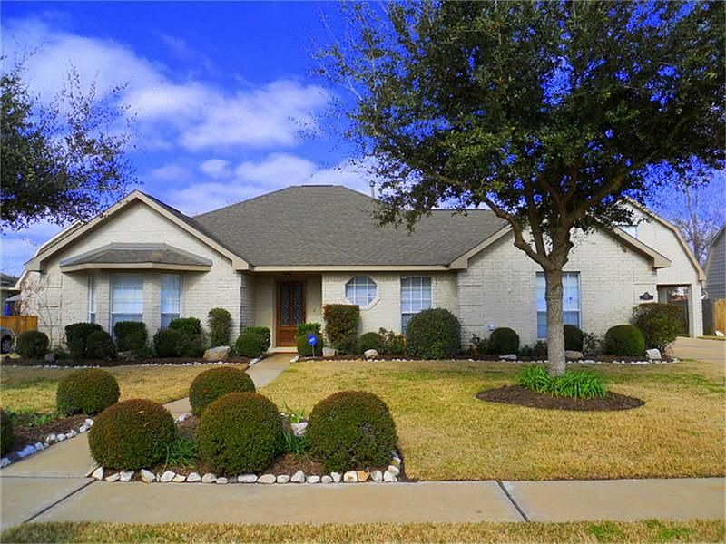 2nd image of 511 Pine Bluff Dr