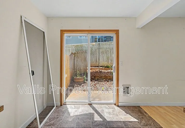 5262 Springcrest Dr S — Photo 14